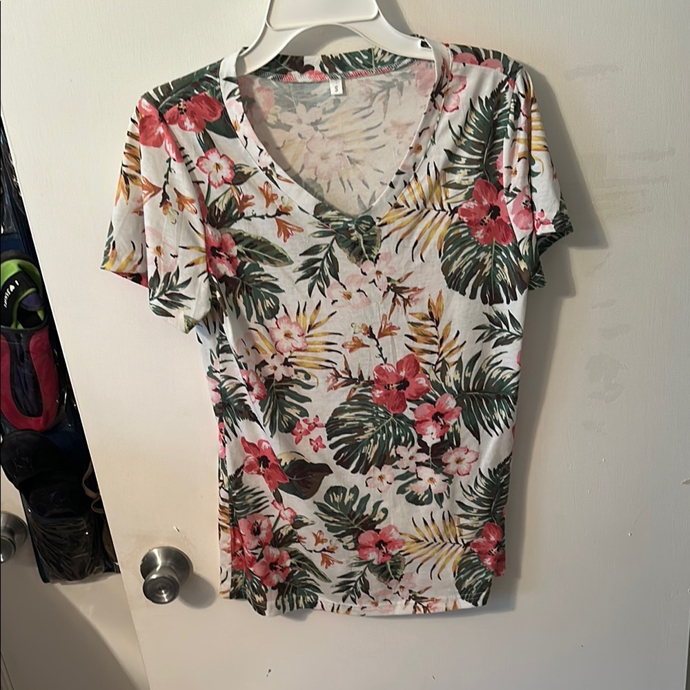 Flowered Short Sleeve Tee